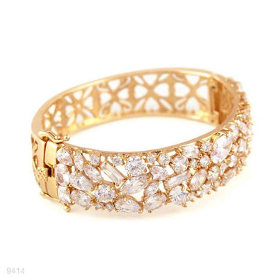exquisite shimmering thick gold bracelet